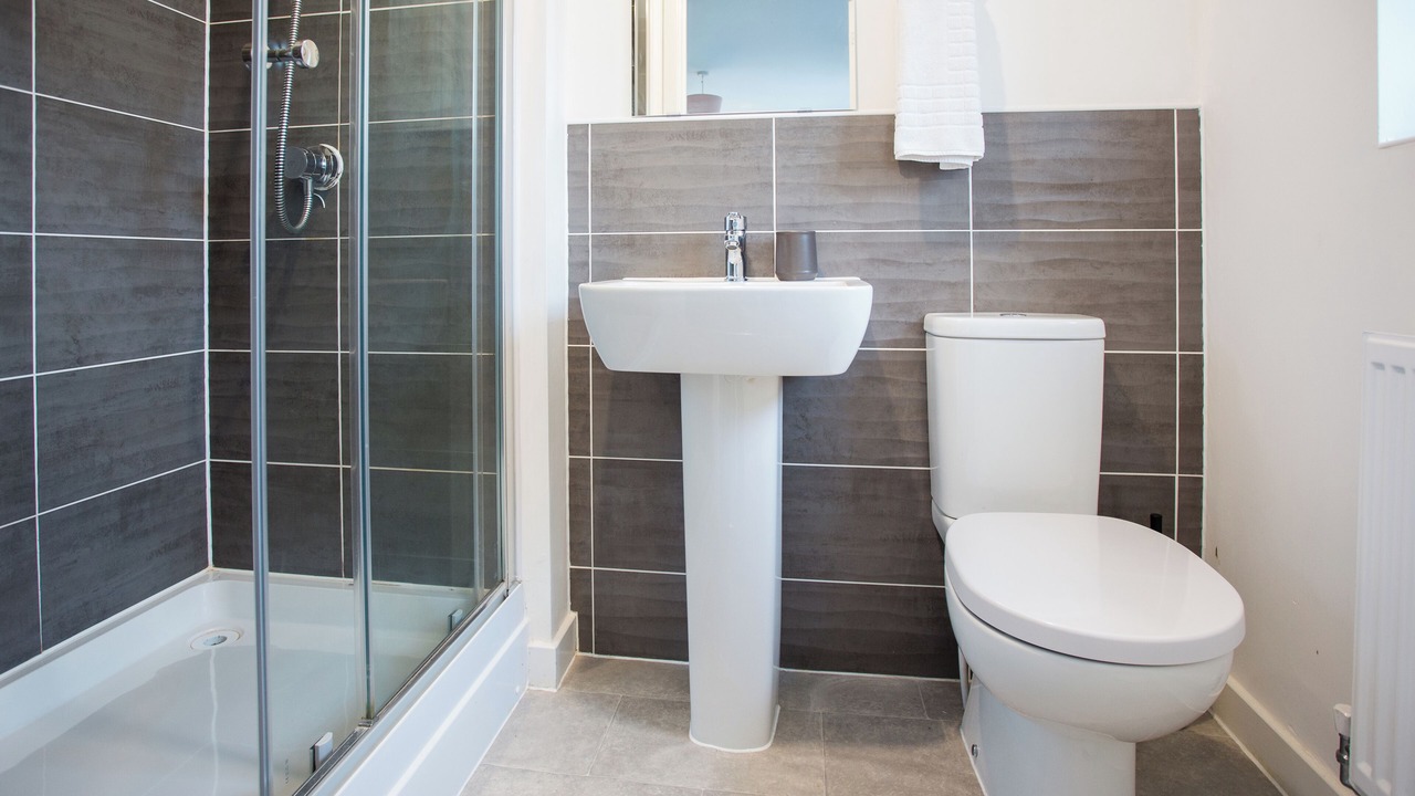 Photo of Bathroom in Chequerbent