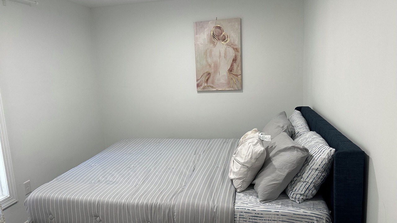 Photo of Bedroom in Aspen Hill