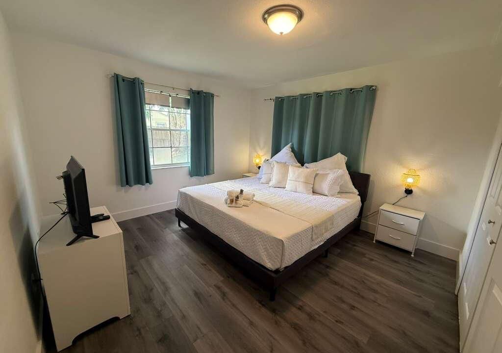 Photo of Bedroom in Oak Ridge