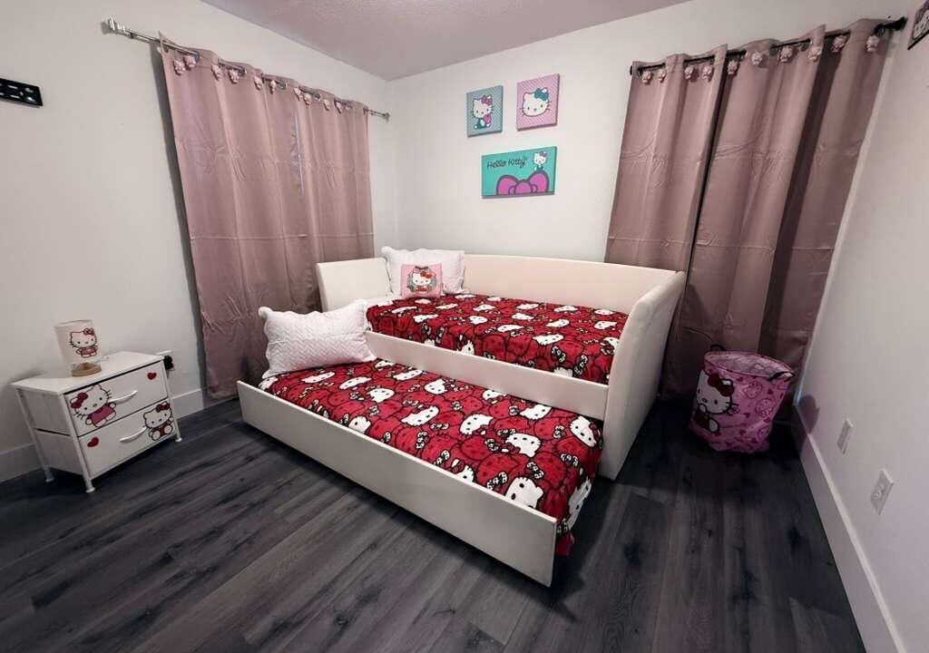 Photo of Bedroom in Oak Ridge