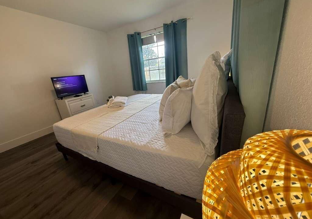 Photo of Bedroom in Oak Ridge