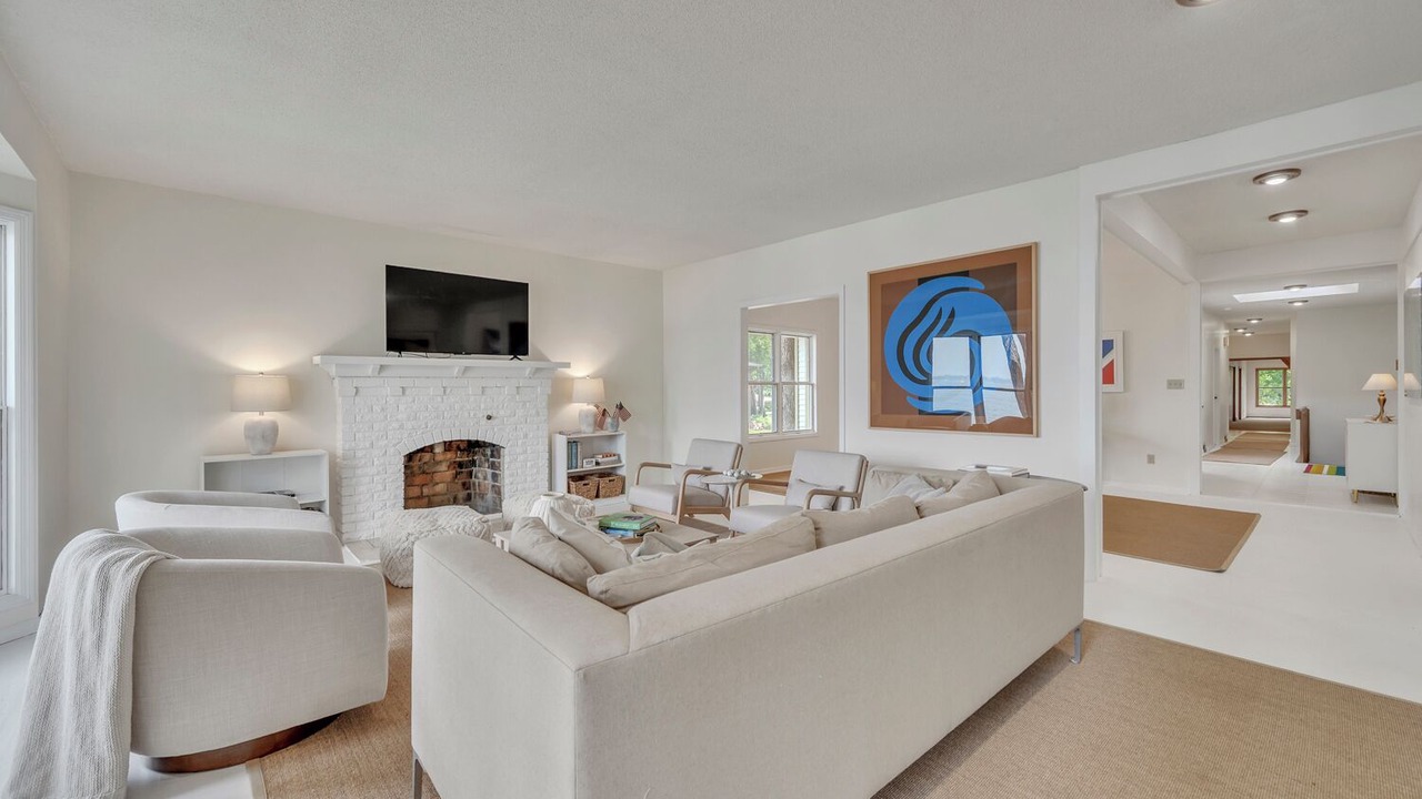 Photo of Livingroom in Okoboji
