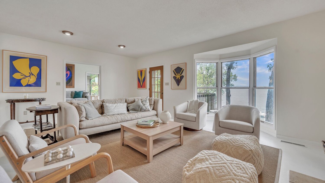Photo of Livingroom in Okoboji