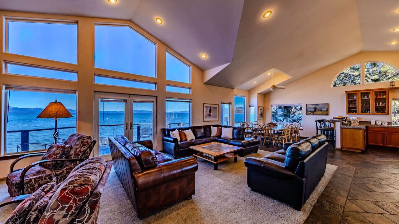Photo of Livingroom in Tahoe Meadows