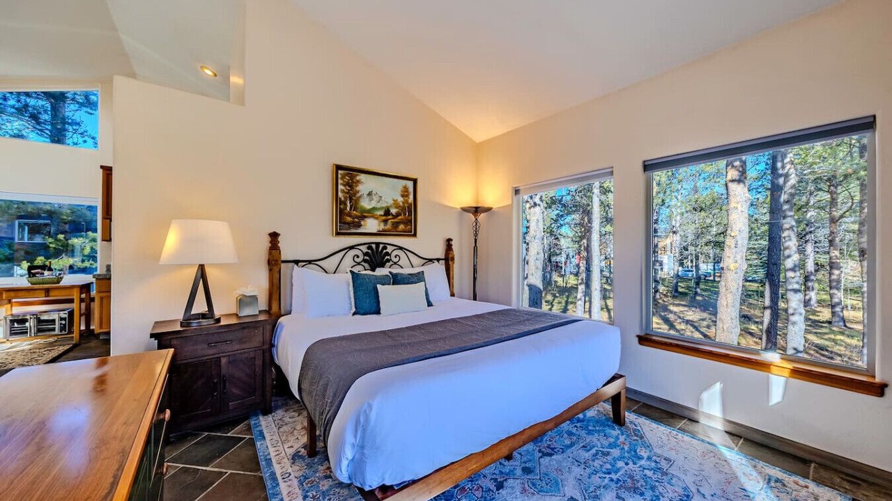 Photo of Bedroom in Tahoe Meadows