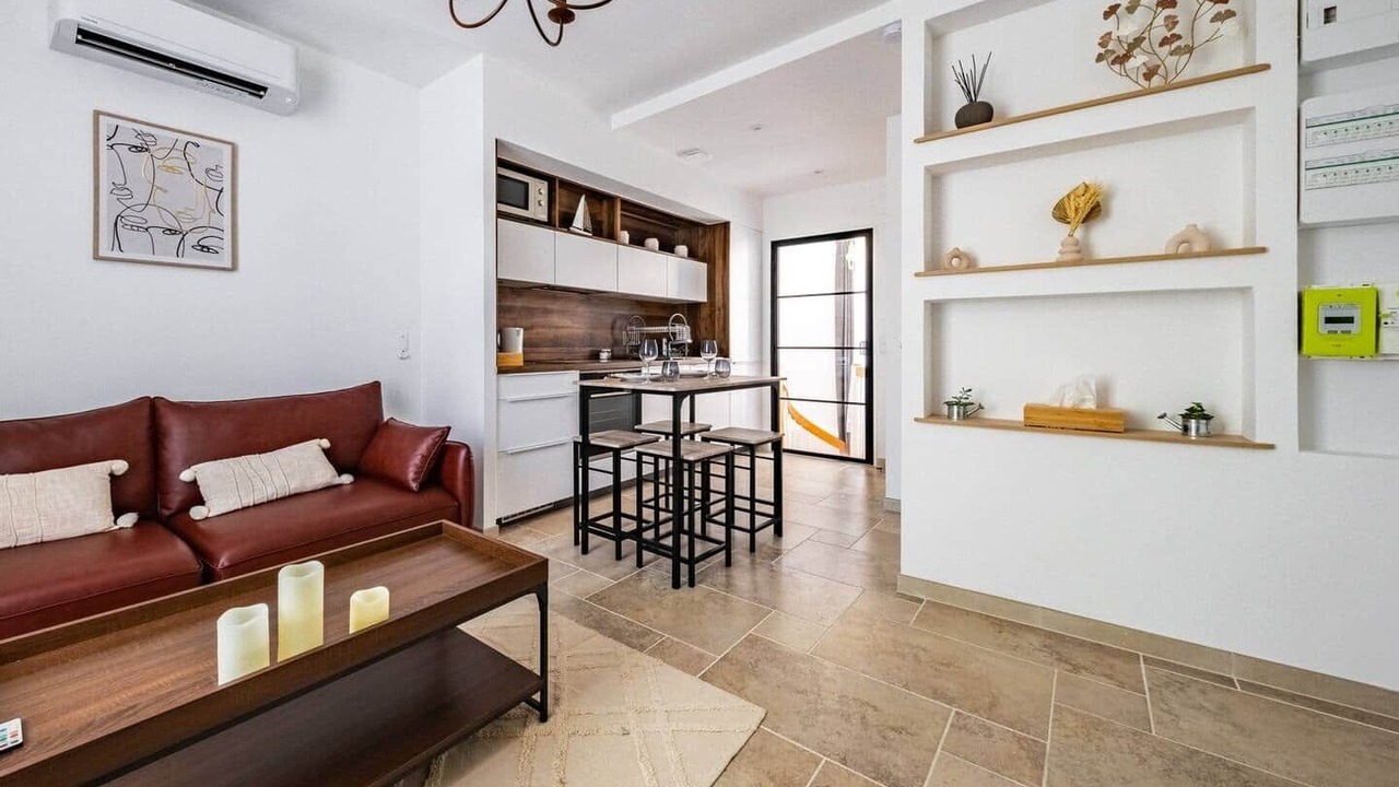 Photo of Livingroom in Faubourg-Raines