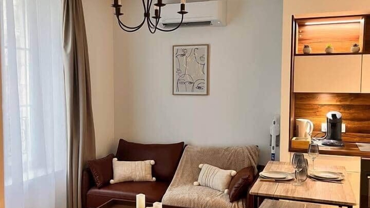 Photo of Livingroom in Faubourg-Raines