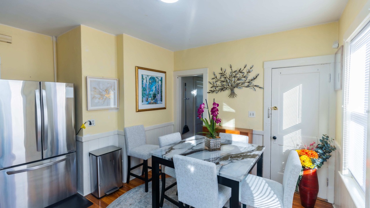 Photo of Others in High Street Hill