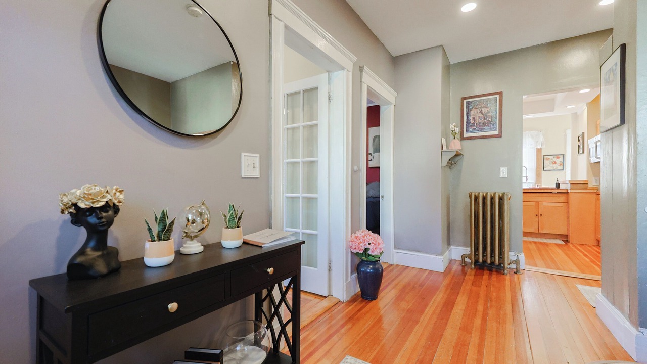 Photo of Others in High Street Hill