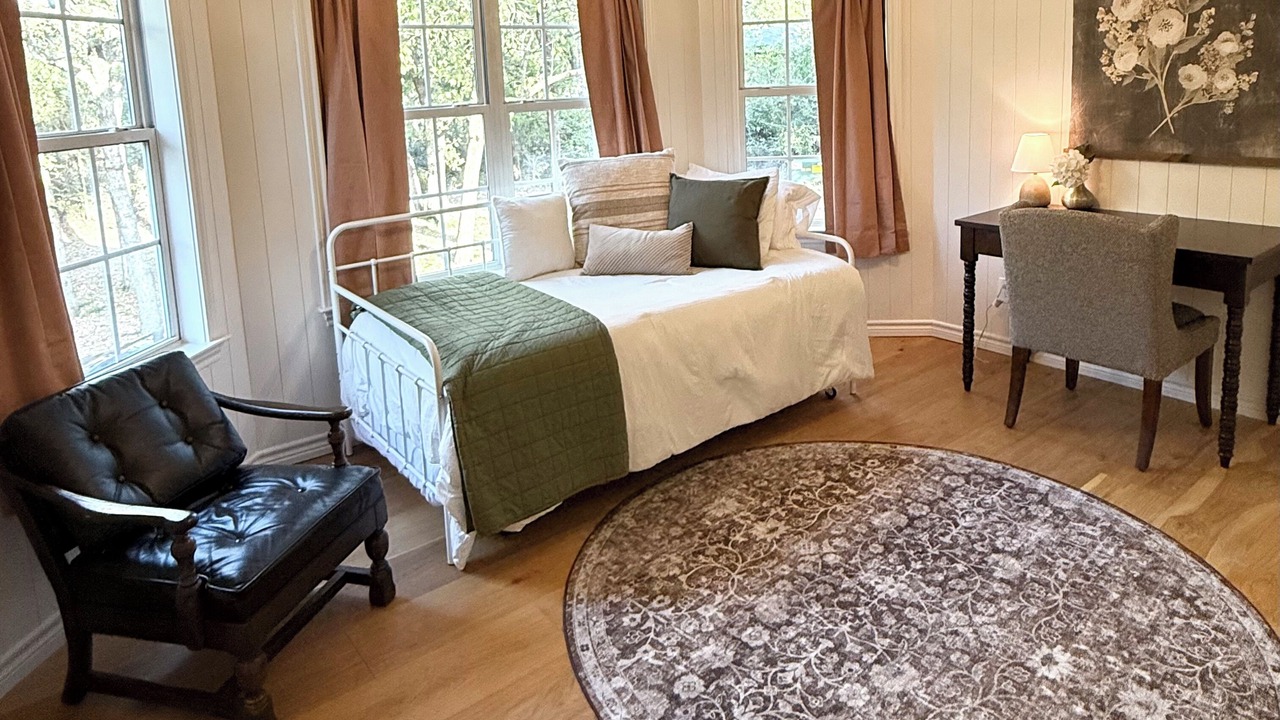 Photo of Bedroom in Westlake
