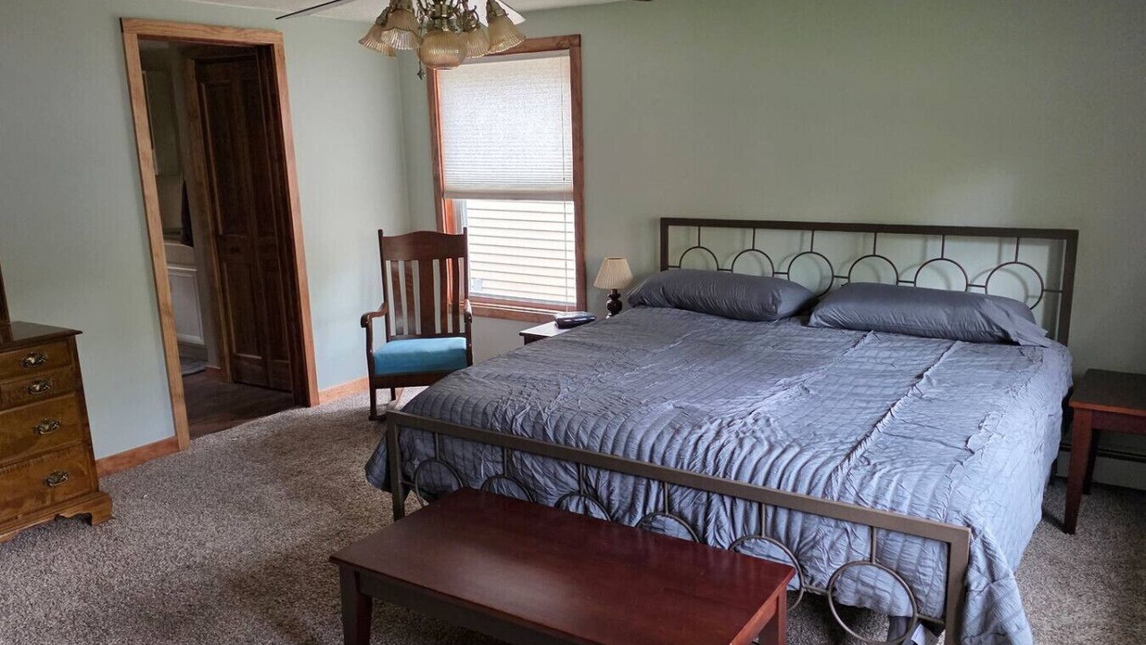 Photo of Bedroom in Lake Arrowhead