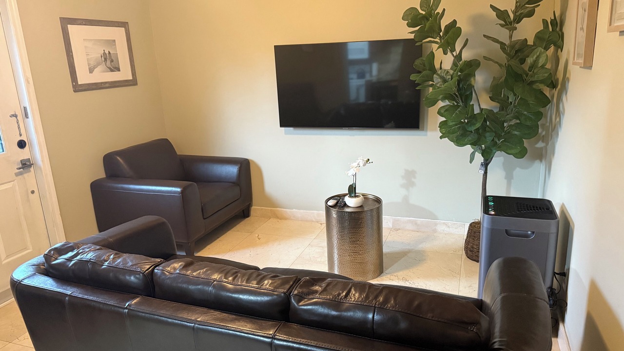 Photo of Livingroom in North Miami Beach