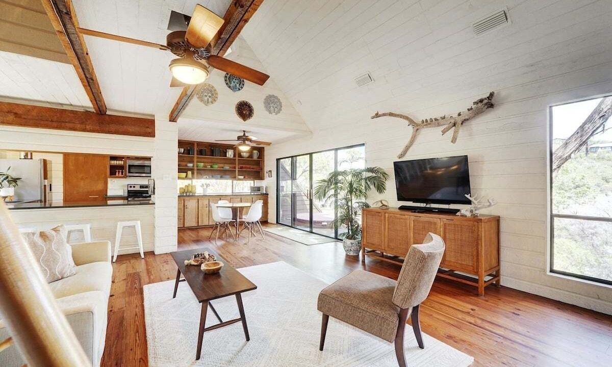 Photo of Livingroom in Lost Creek