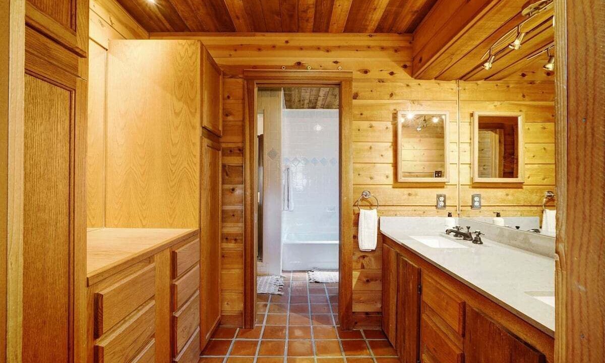 Photo of Bathroom in Lost Creek