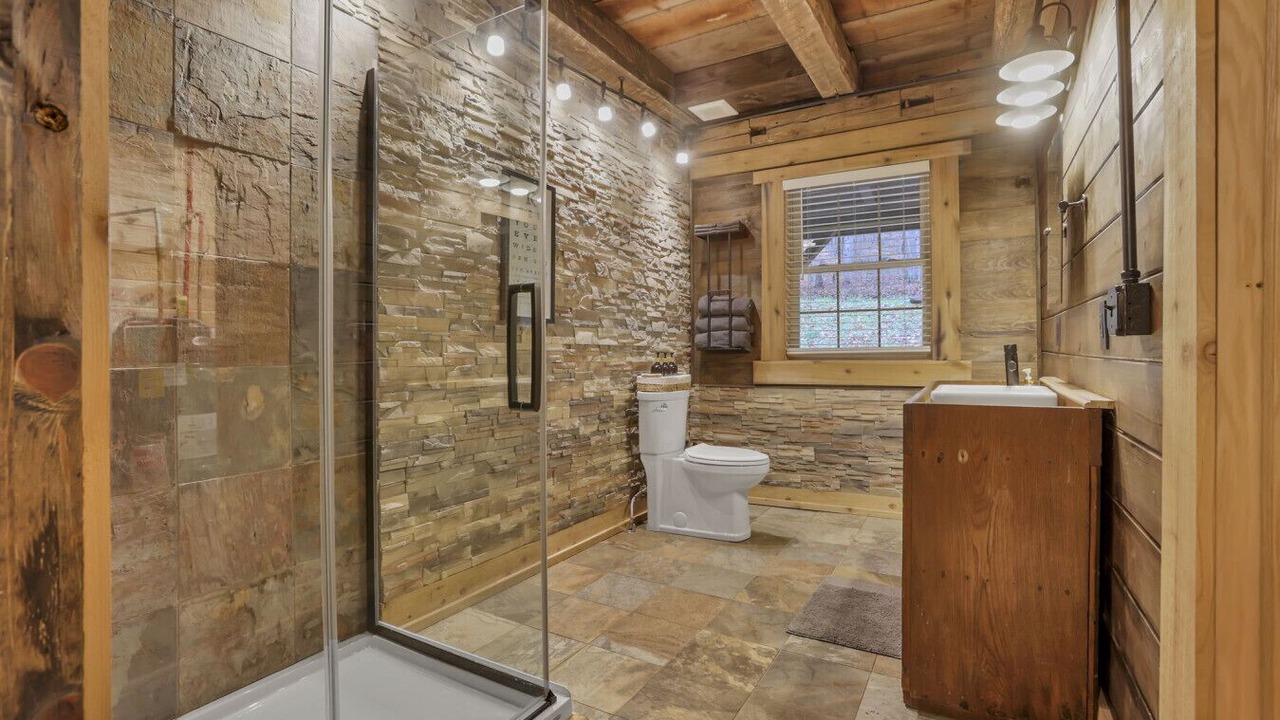 Photo of Bathroom in McArthur