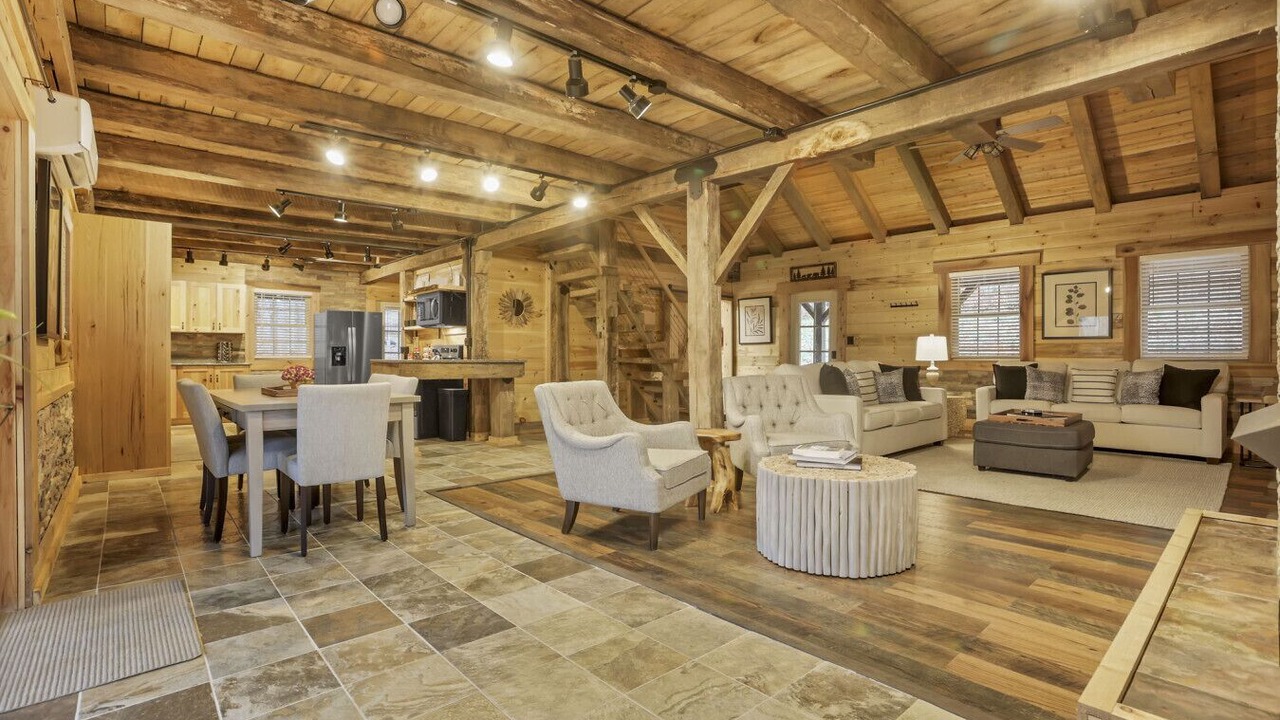 Photo of Livingroom in McArthur