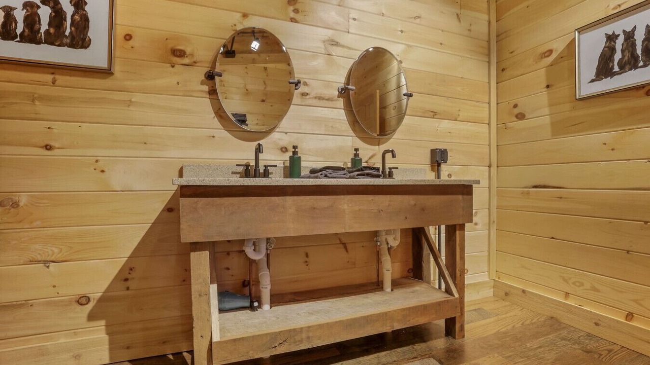 Photo of Bathroom in McArthur