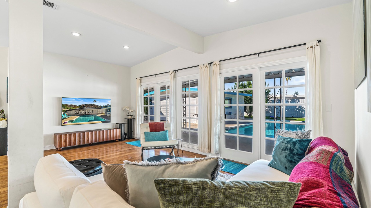 Photo of Livingroom in Araby Commons