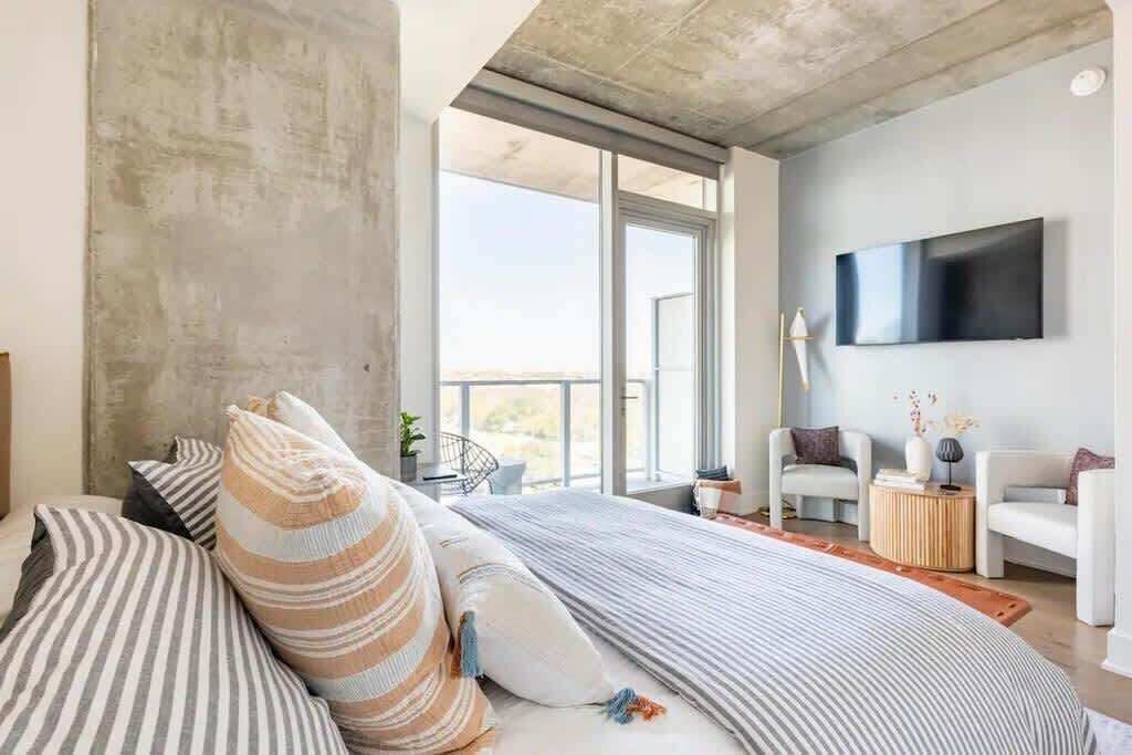 Photo of Bedroom in Rainey Street Historic District