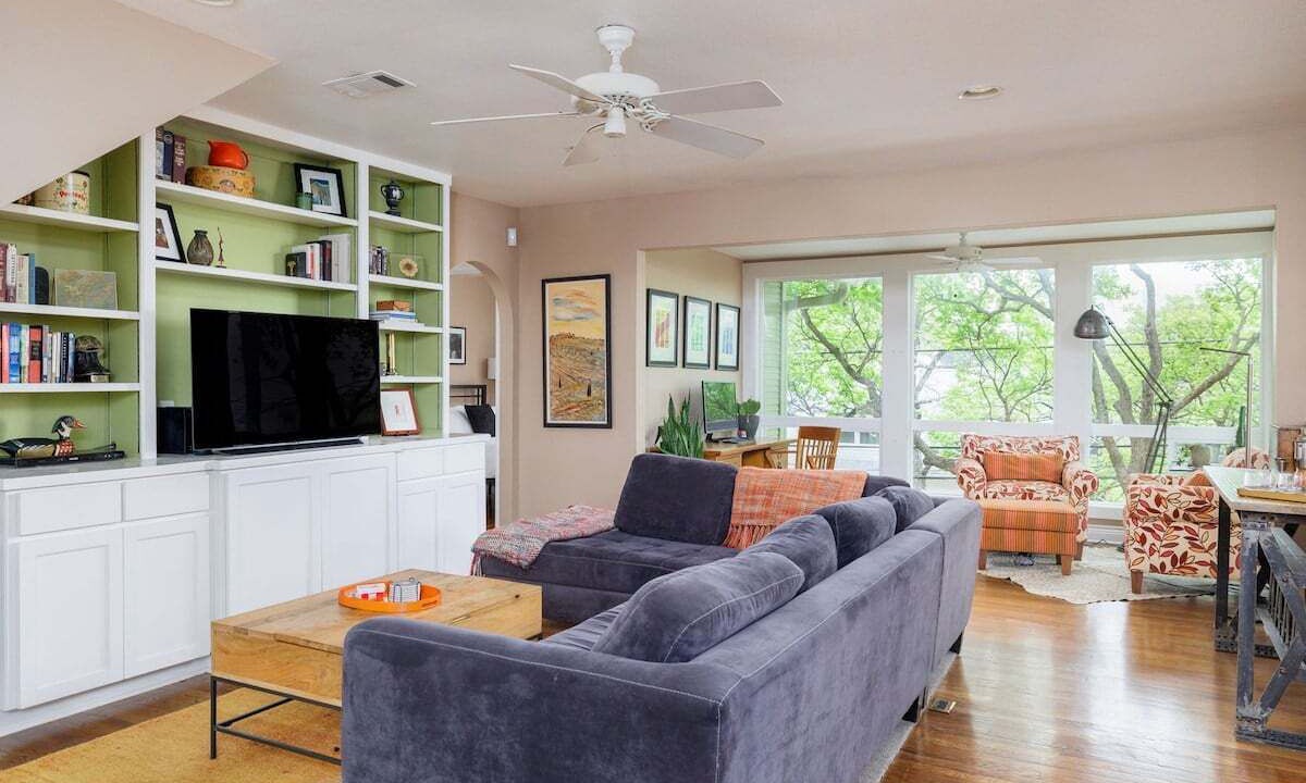 Photo of Livingroom in Clarksville