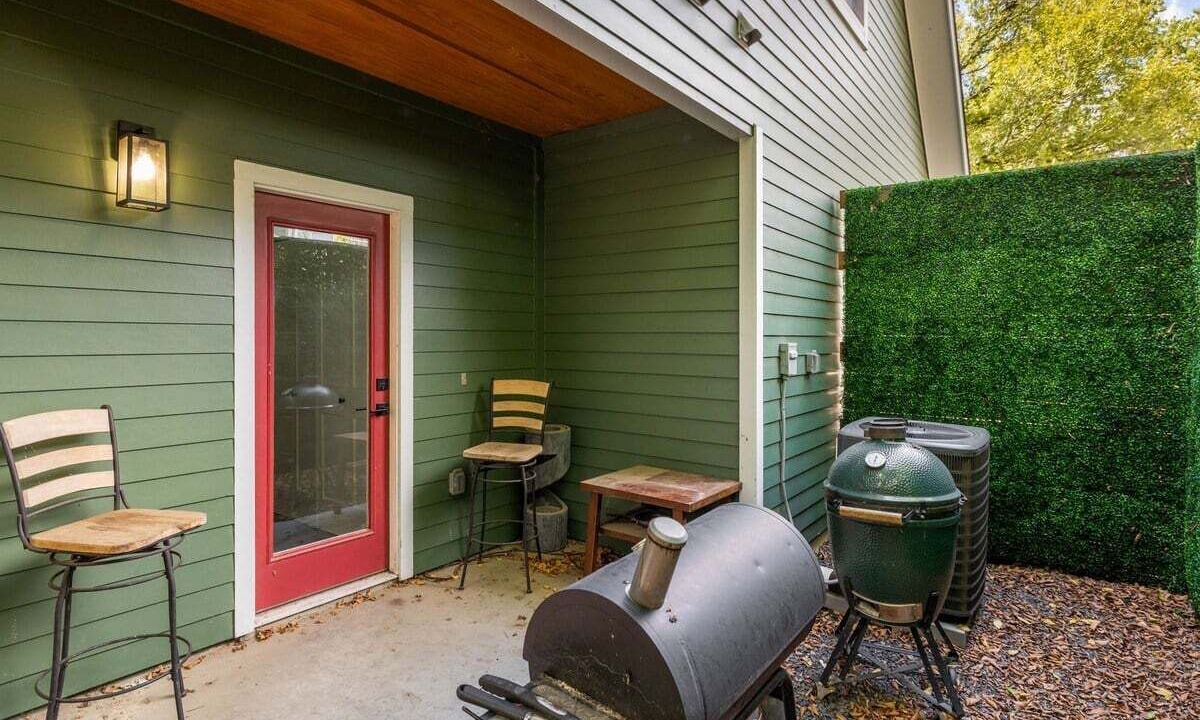 Photo of Patio Balcony in MLK