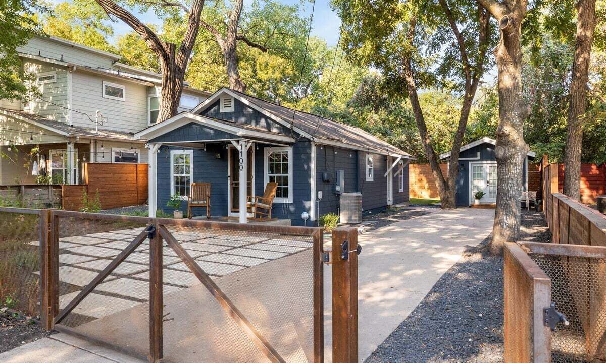 Photo of Outdoor in Govalle