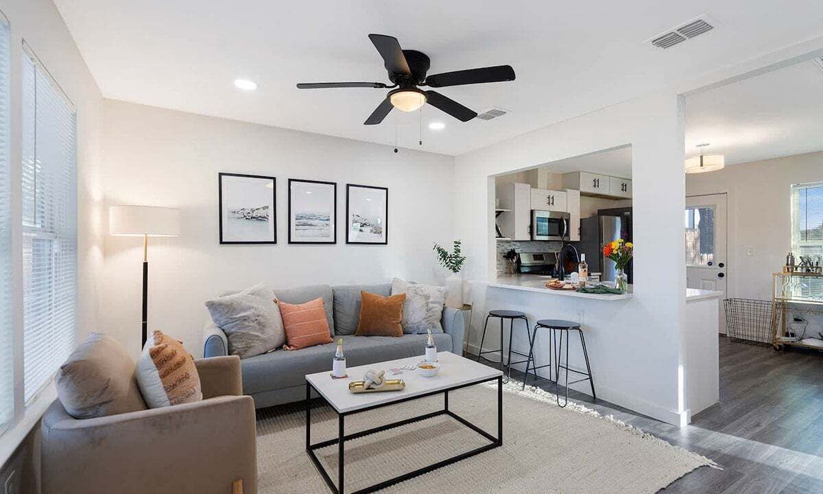 Photo of Livingroom in MLK