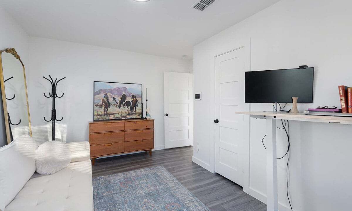 Photo of Livingroom in MLK