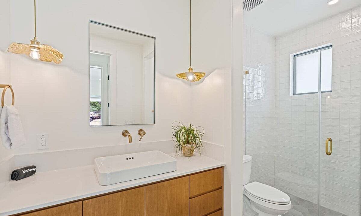 Photo of Bathroom in South Manchaca