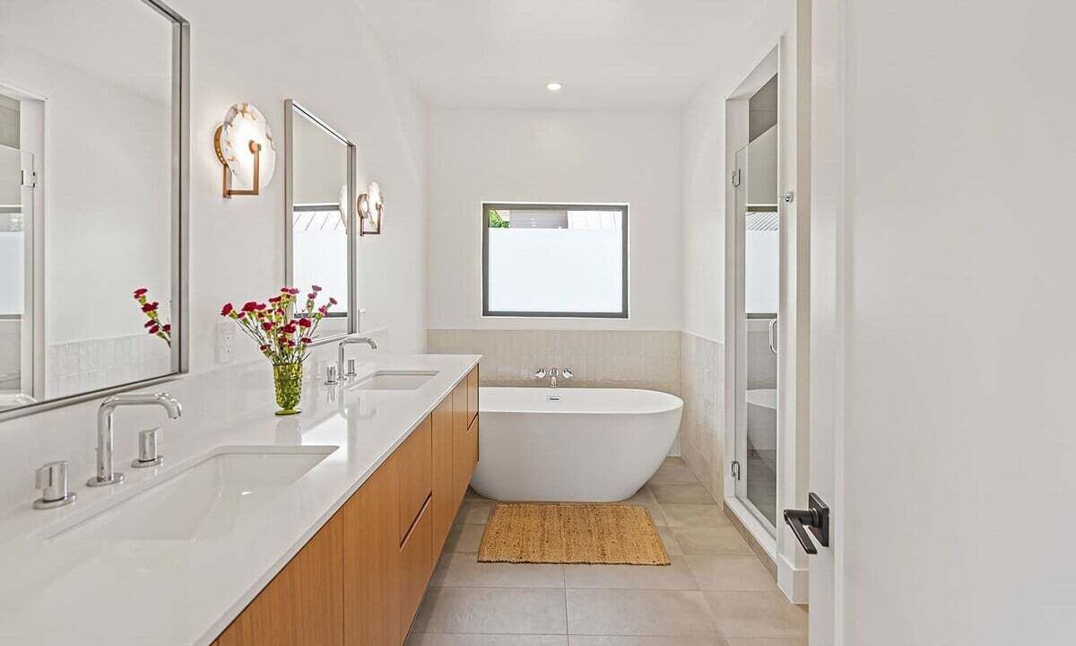 Photo of Bathroom in South Manchaca