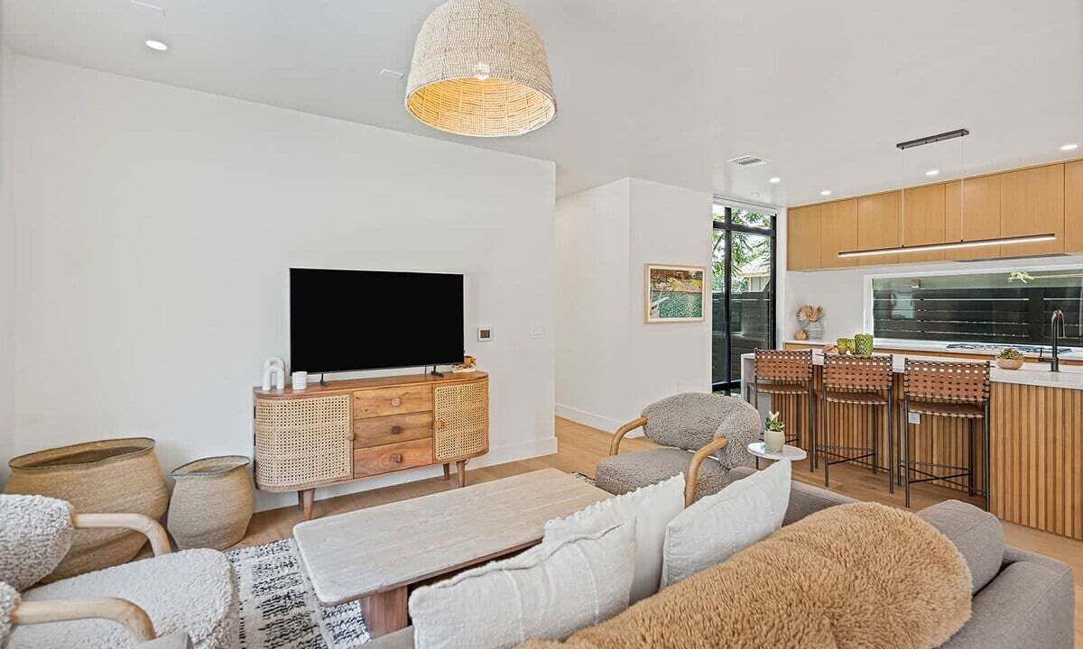 Photo of Livingroom in South Manchaca