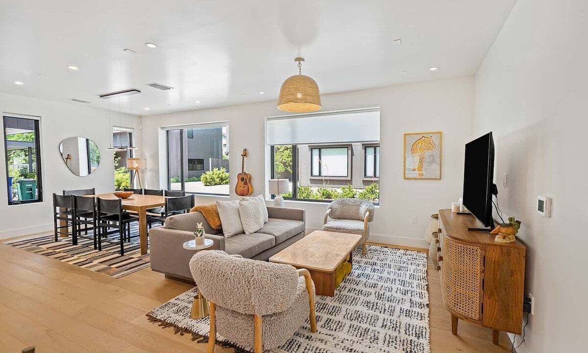 Photo of Livingroom in South Manchaca