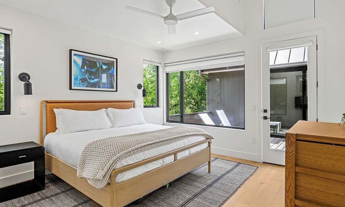 Photo of Bedroom in South Manchaca