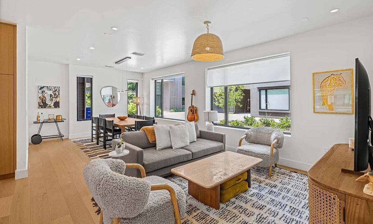 Photo of Livingroom in South Manchaca