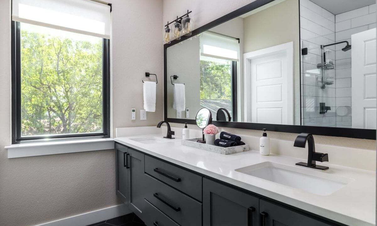 Photo of Bathroom in Holly