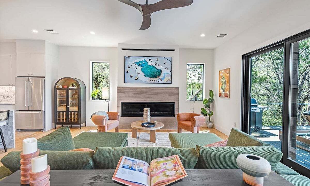 Photo of Livingroom in Apache Shores