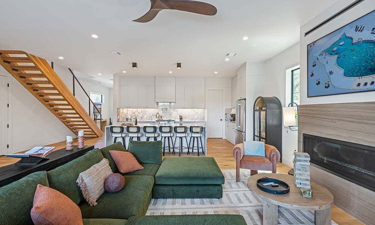 Photo of Livingroom in Apache Shores