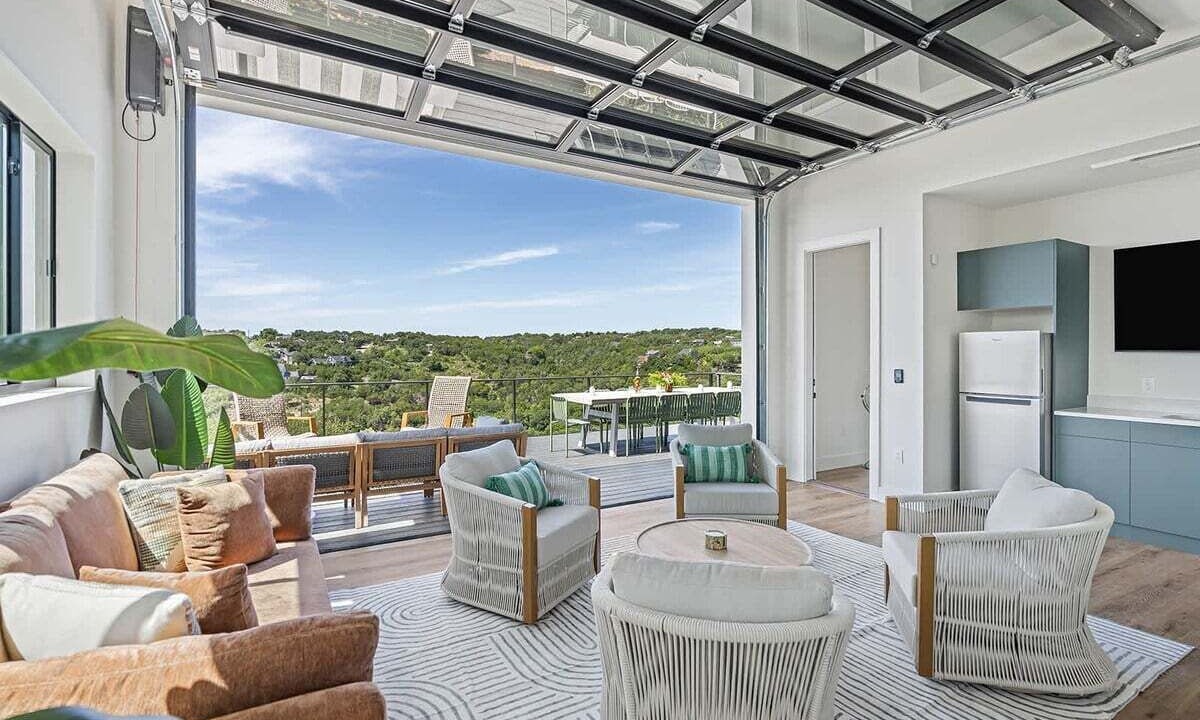 Photo of Livingroom in Apache Shores