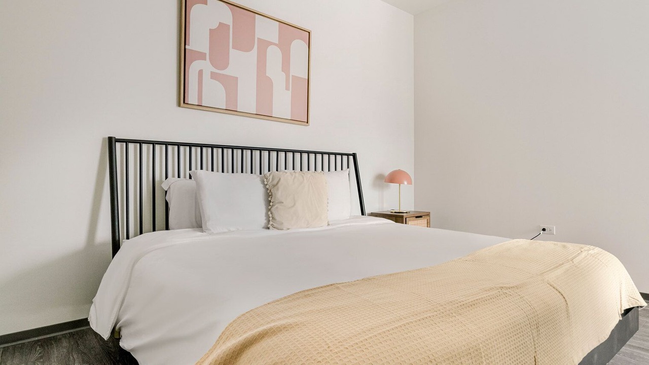 Photo of Bedroom in Logan Square