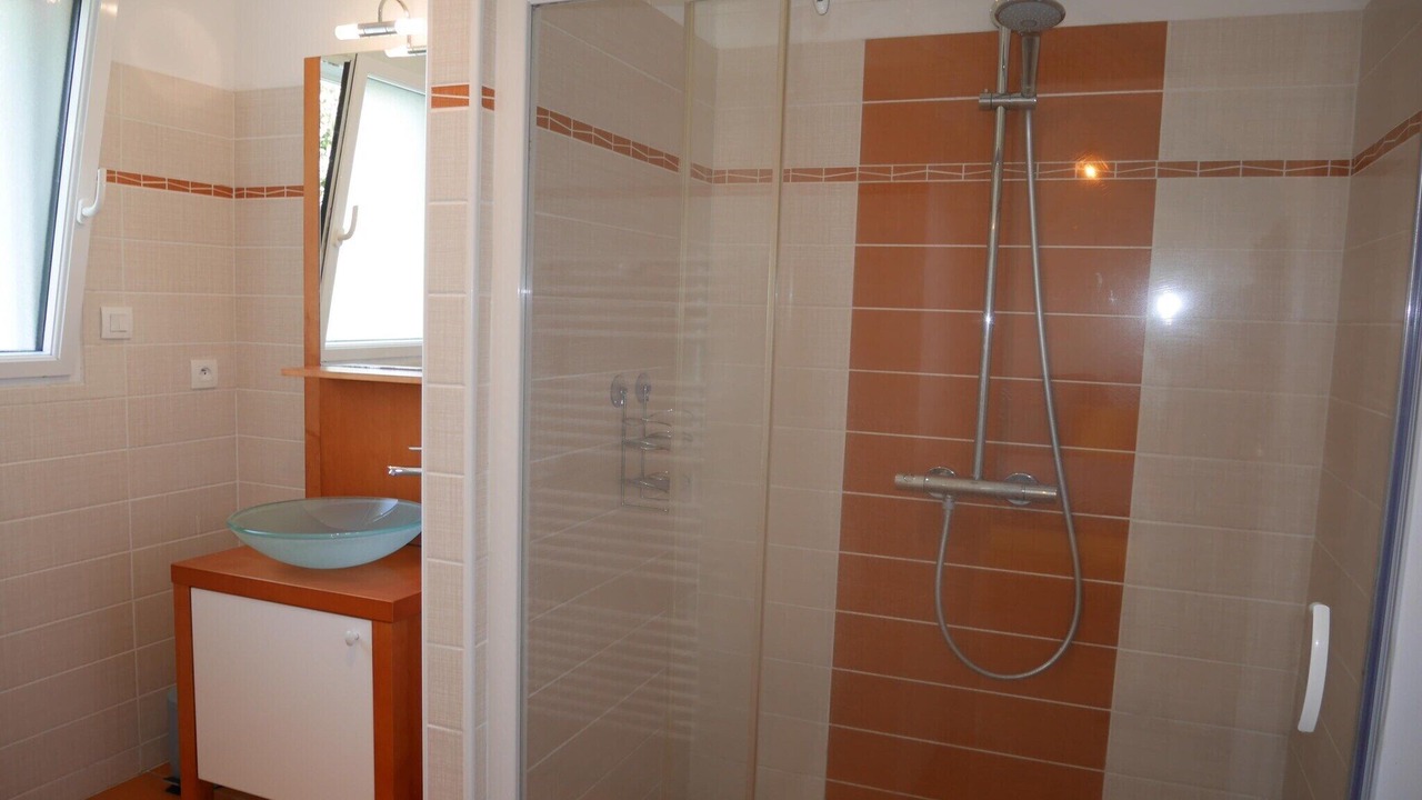 Photo of Bathroom in Douarnenez