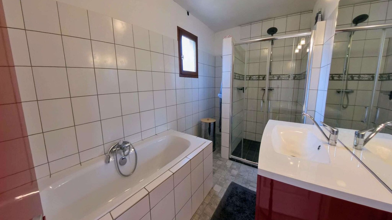 Photo of Bathroom in Aigne