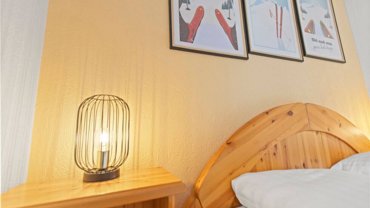Photo of Bedroom in Noes