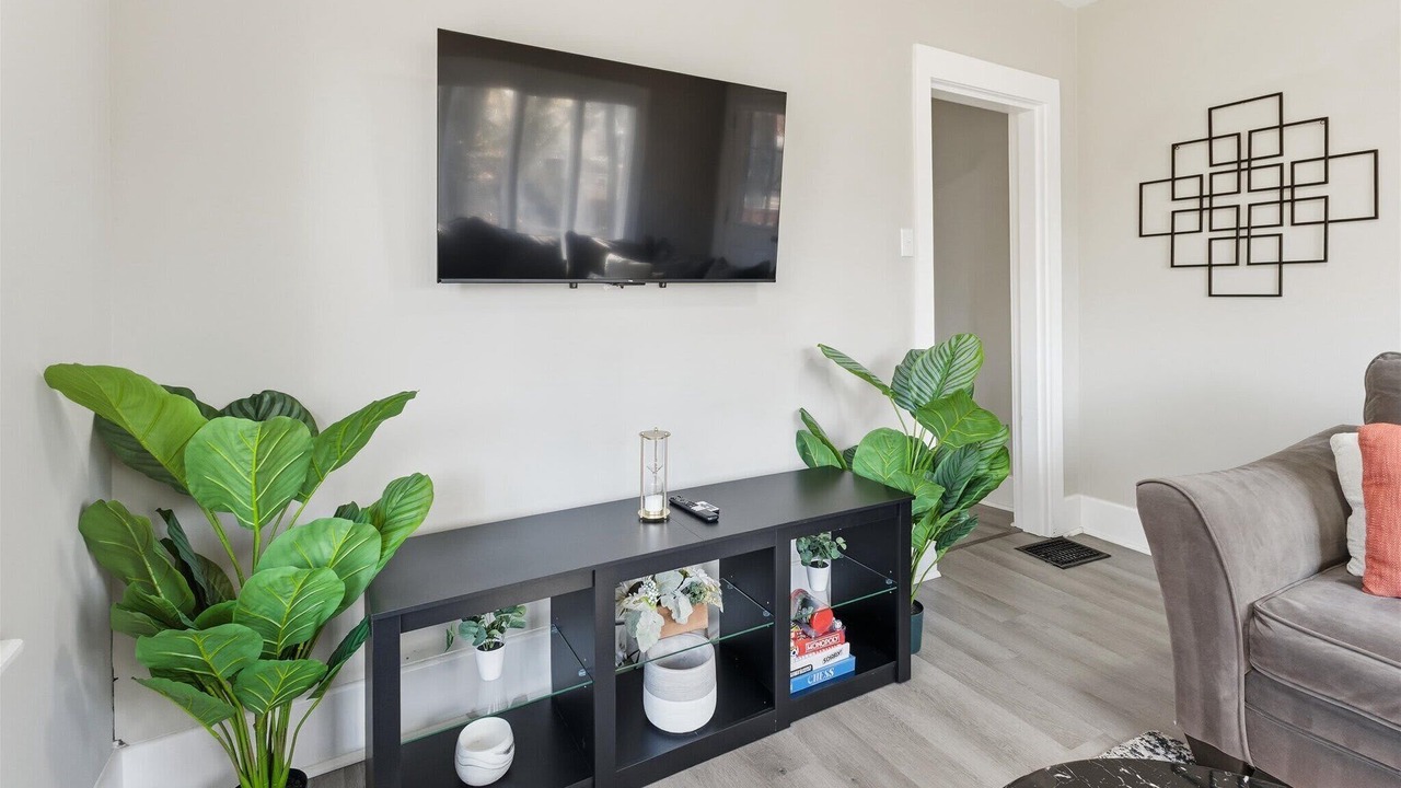 Photo of Livingroom in Meridian-Kessler