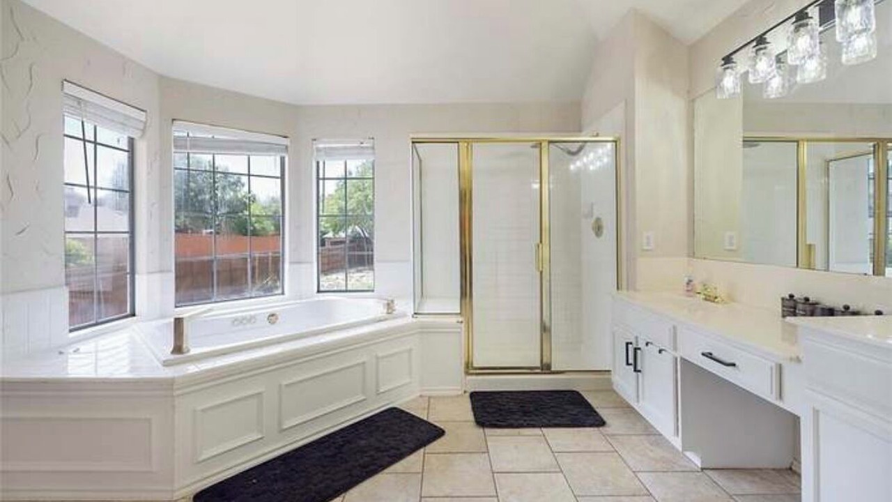 Photo of Bathroom in Allen