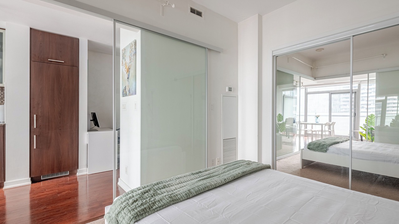 Photo of Bedroom in Toronto Entertainment District