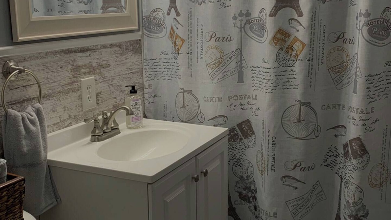 Photo of Bathroom in Scottsbluff