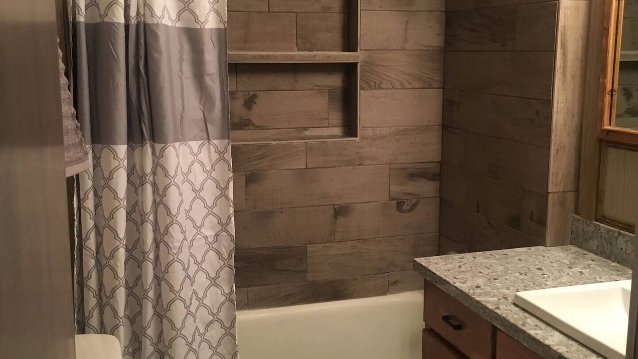 Photo of Bathroom in Scottsbluff