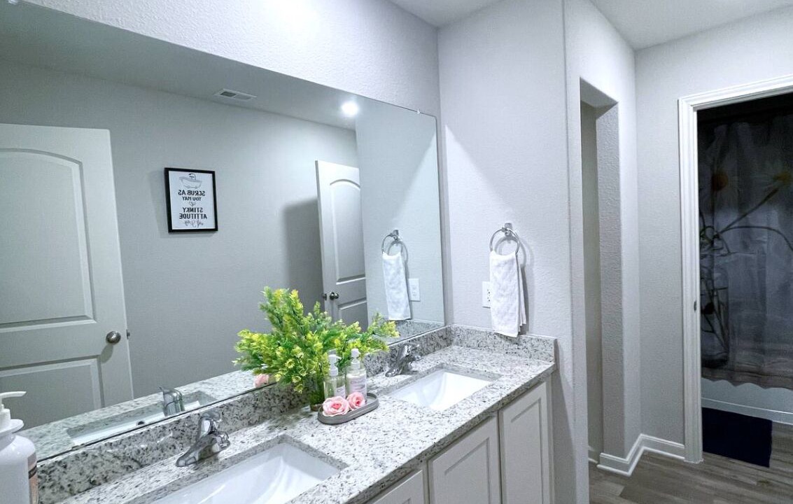 Photo of Bathroom in Anna