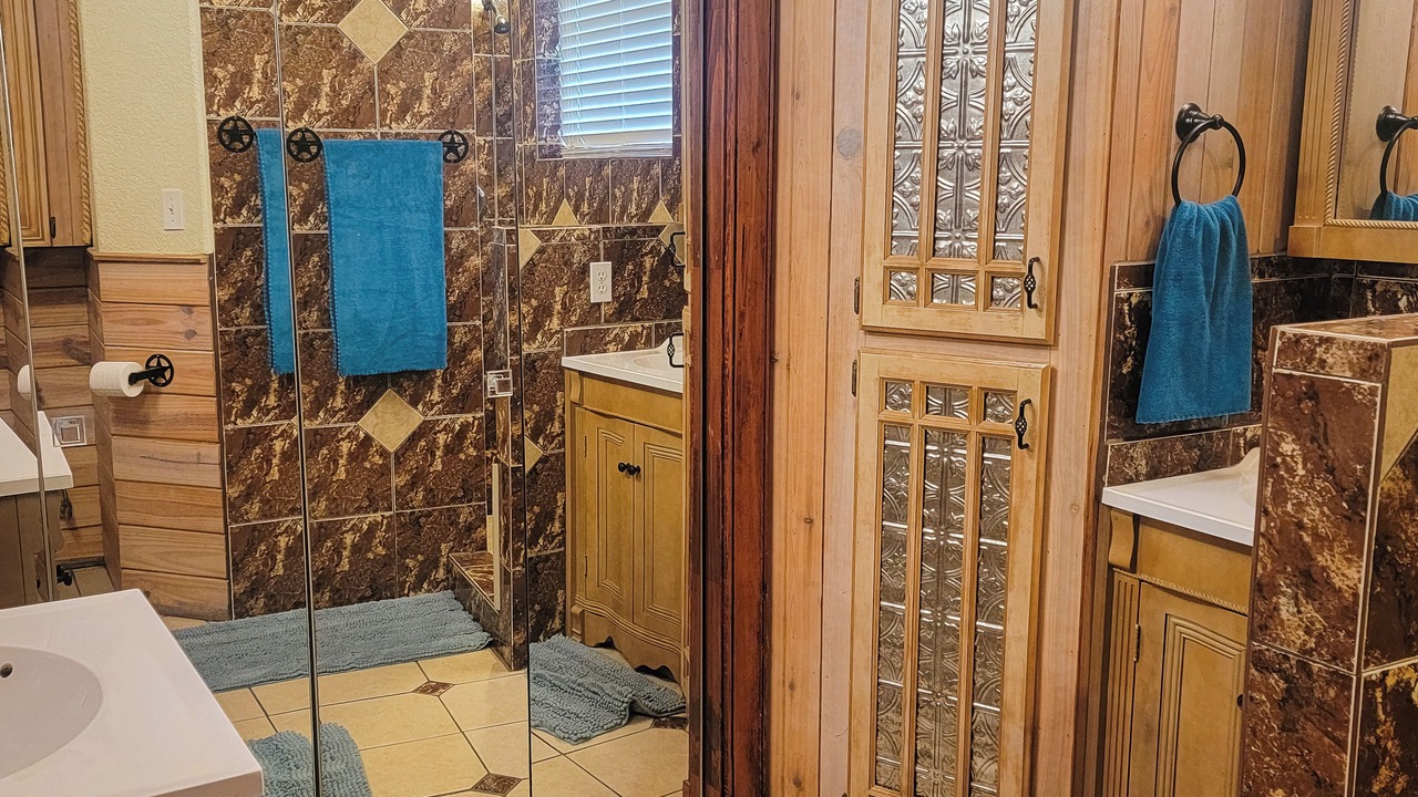 Photo of Bathroom in Cleburne