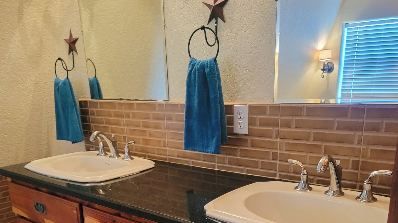 Photo of Bathroom in Cleburne